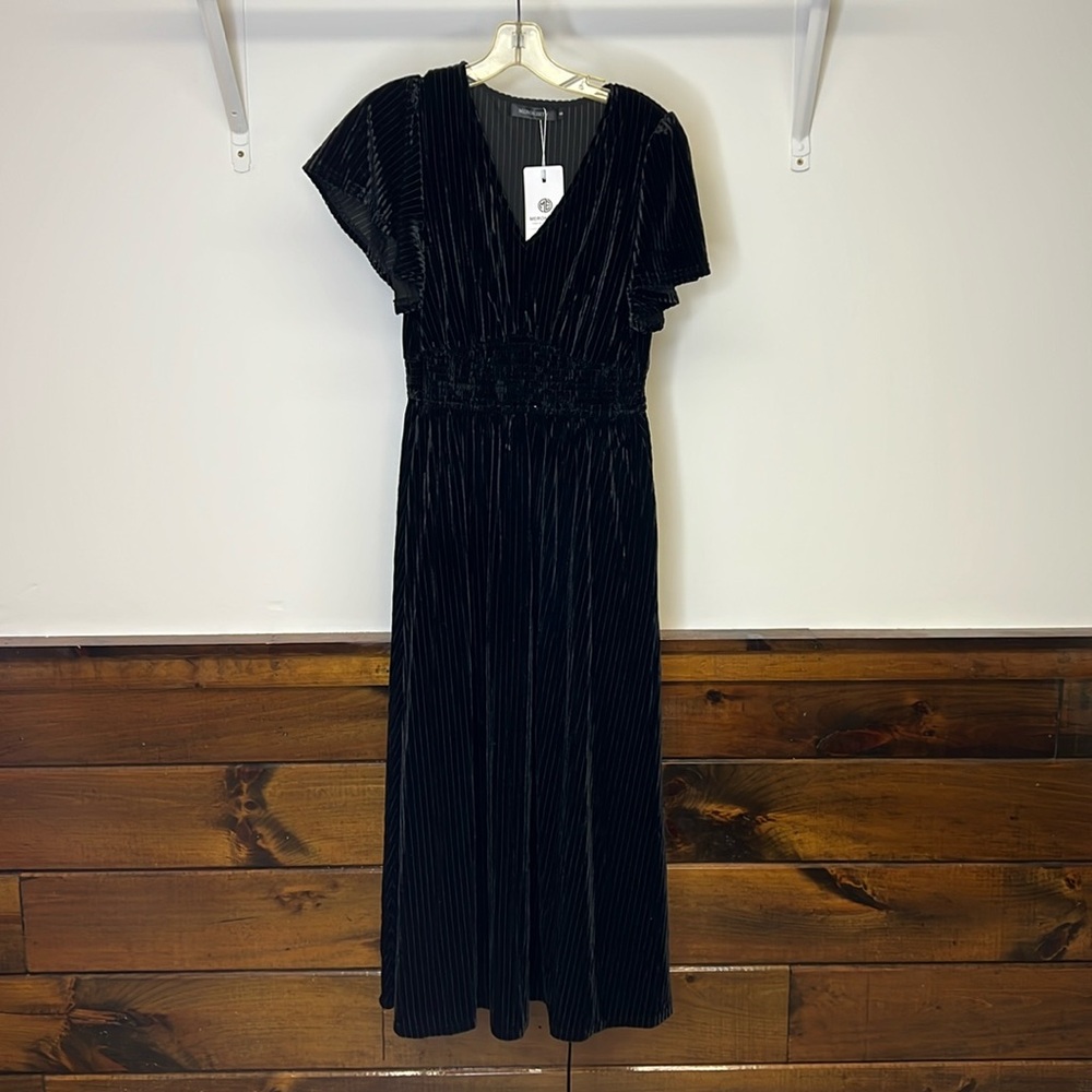 NWT Merokeety Amazon Black Velvet Flutter Sleeve Midi Dress- Small